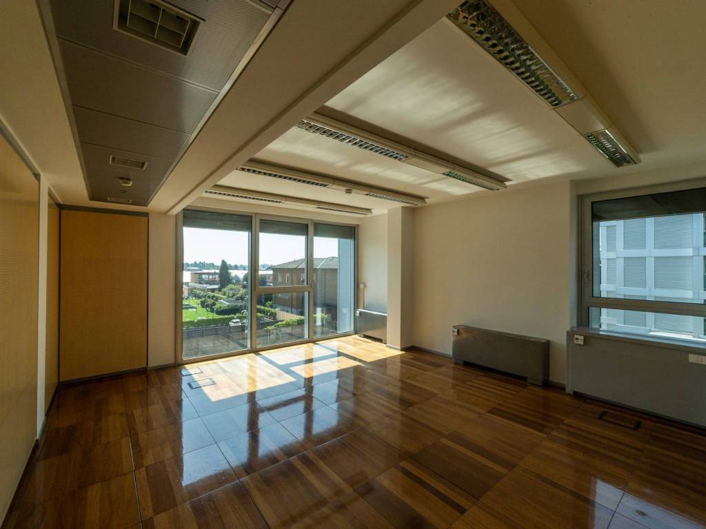 uffici negozio trezzano milano uffici negozio trezzano milano